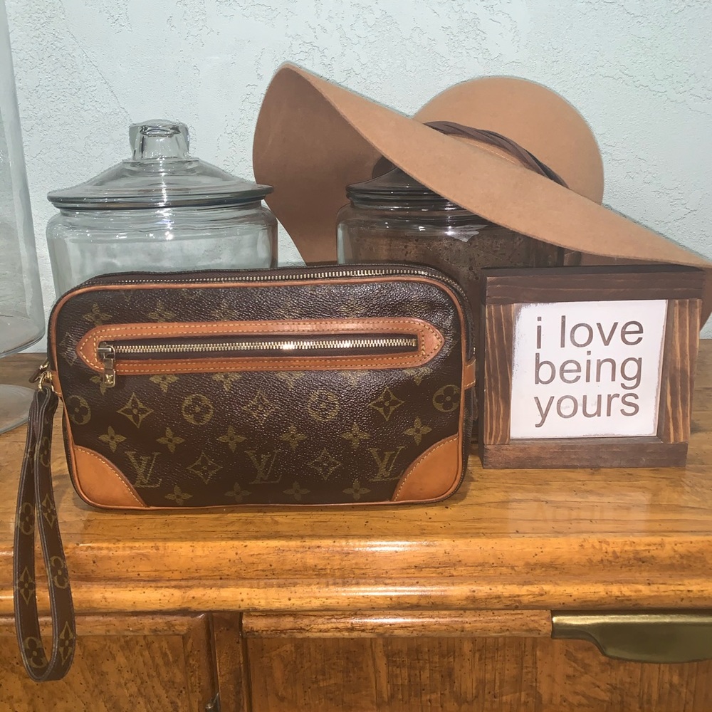 Louis Vuitton Dragonne Clutch Wristlet GM